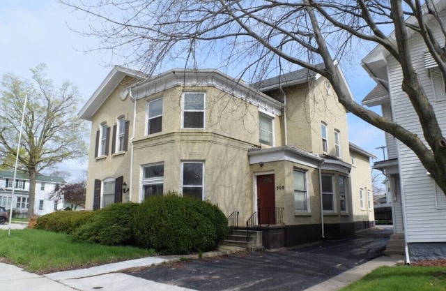 Historic 2-Bedroom Apartment with Modern Comforts and Artistic Charm