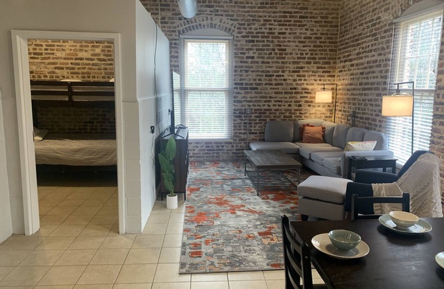 Historic 2 br & 1 ba On the River