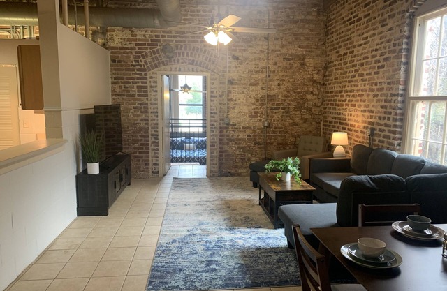 Historic 2 br & 2 ba On the River