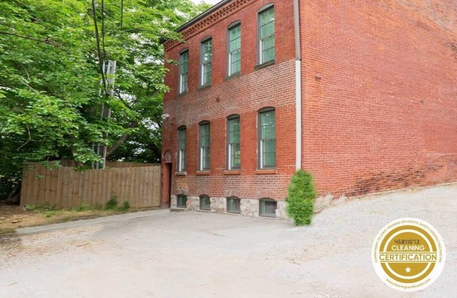 Historic 3BR Soulard Carriage House / ABODEbucks