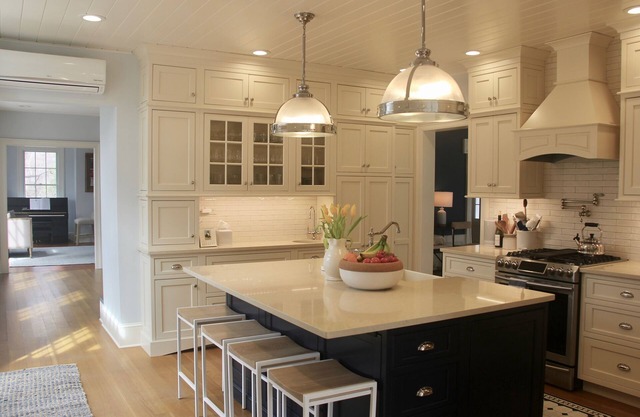 Historic 4 Bedroom w/ Pool, walking distance to beach, PERFECT FOR A FAMILY
