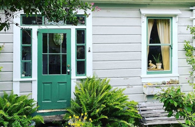 Historic Albion Cottage in Albion Village