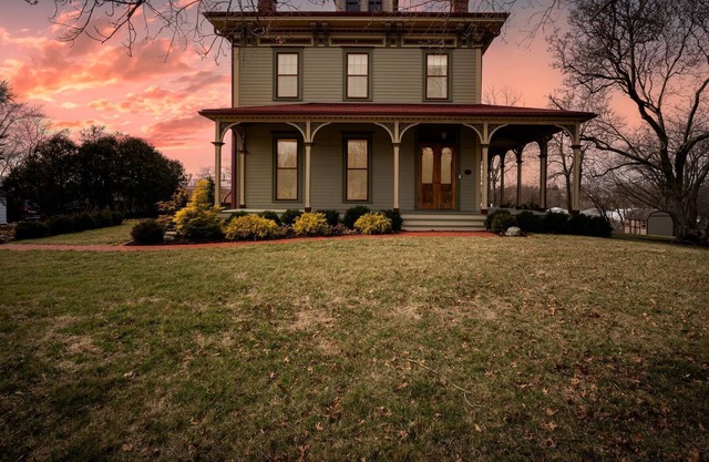 Historic and Gorgeous 4Bdrm 4Bthrm Home close to ISU.