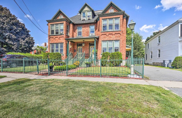 Historic Apartment - Half Mi to Lake Champlain!