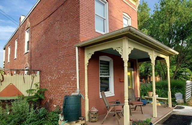 Downtown Frederick, Cozy Winter Hideaway, Sleeps 6 w/ OSP