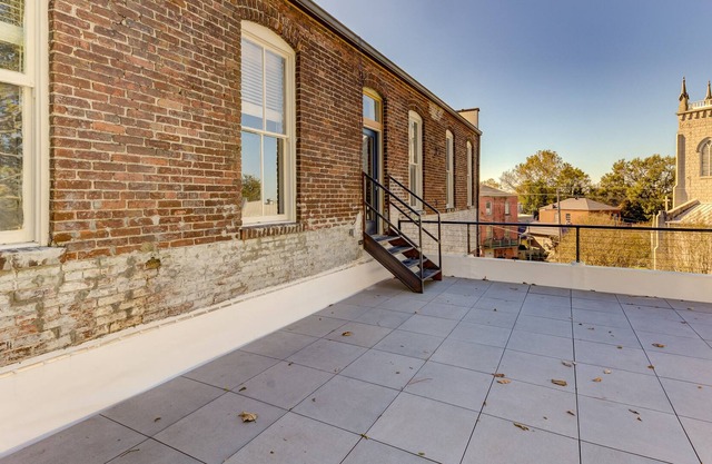 Historic Building in Old Town Vicksburg