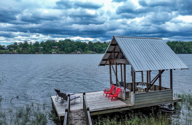 Historic Buzzard Roost on the Lake - Stay on Lake Tuscaloosa!