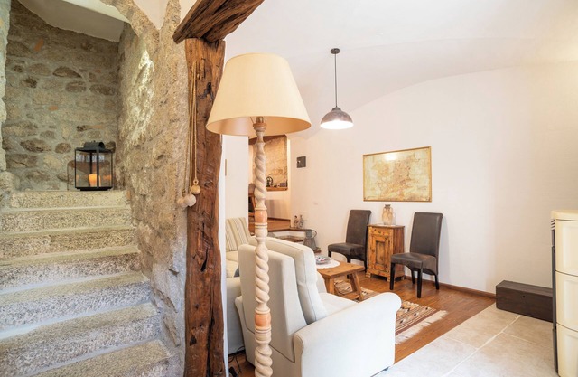 Historisches, zentral gelegenes Ferienhaus mit WLAN und Kamin