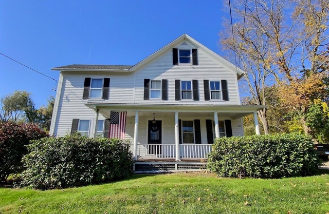 Historic Colonial...Close to Village Green