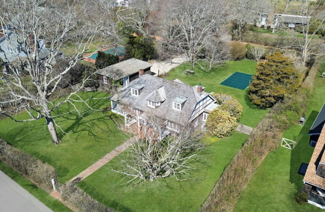Historic Cottage in the Exclusive Enclave of Southampton's Art Village,...