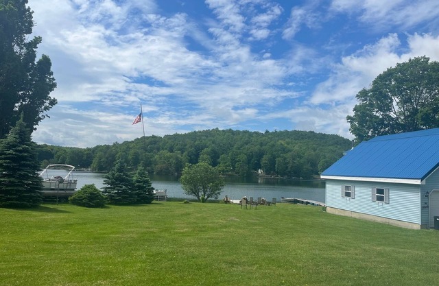 Historic Cottage- near Saratoga- on Summit Lake