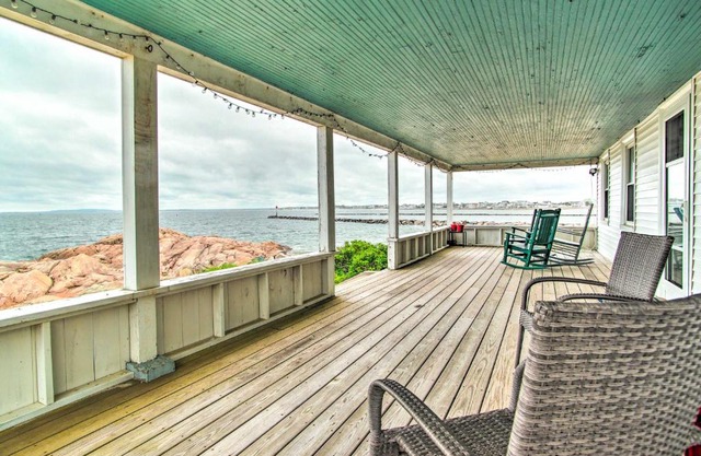 Historic Cottage with Beautiful Oceanfront View