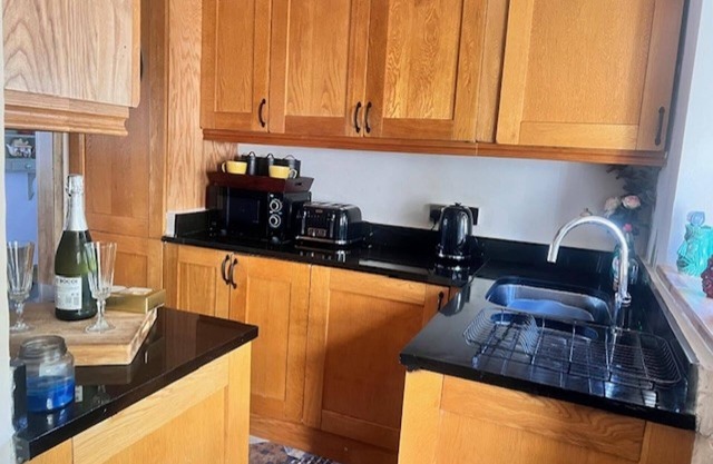 Historic Countryside Cottage - Sleeps 3 & Pets Ok
