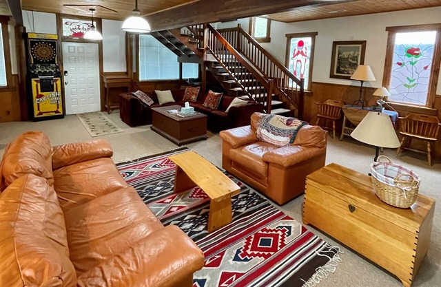 Historic, Creek Side Mountain Home Ski Retreat