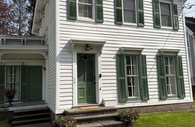 Historic Delhi home with village amenities and proximity to All Star Village!