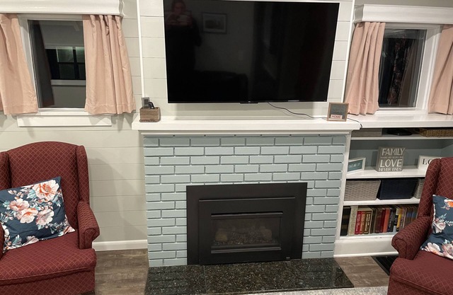 Historic District 3 bed w/adorable yard, close to Downtown and USU