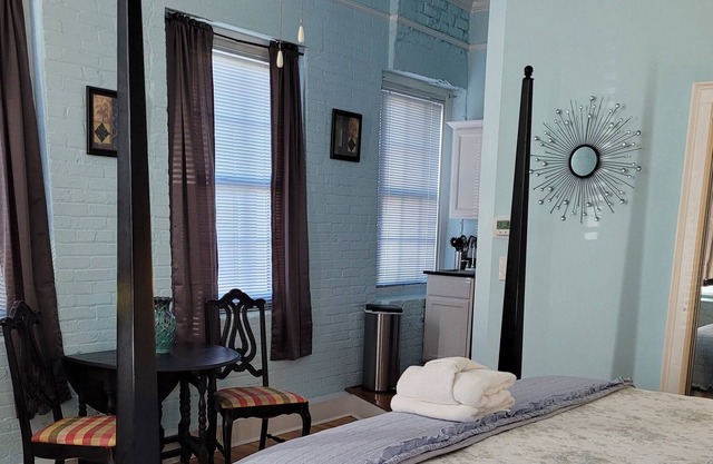 Historic District-Bay Street Condo-Spectacular Studio Suite