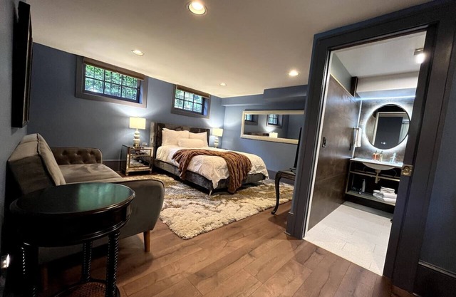 Laurelhurst Dougan Suites #3