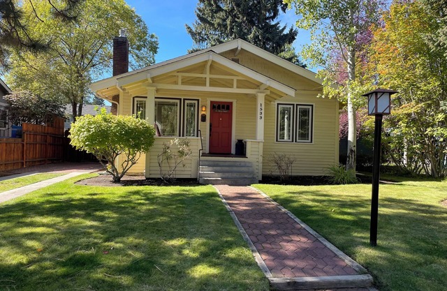 The River Run Cottage: Historische Innenstadt & Deschutes River mit HOT TUB