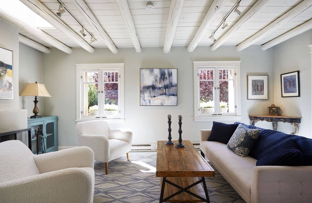 Historic Eastside home - short walk to Plaza and Canyon Road