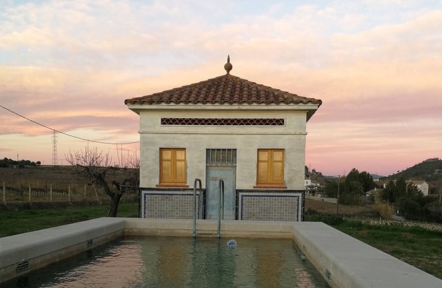 Historische Villa mit Pool, umgeben von Weinbergen, 10 Autominuten vom Strand entfernt