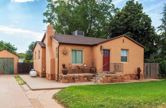 Cozy Historic Family Home in Downtown Kanab Pet Friendly
