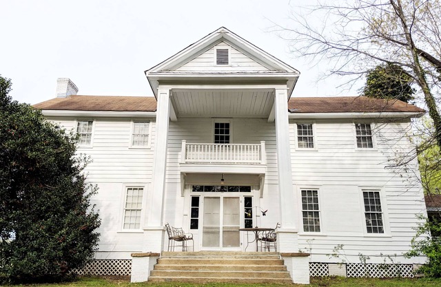 Historic farm stay in the heart of Alabama's Black Belt Region.
