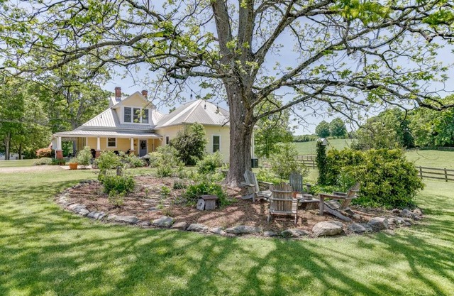 Historic Farmhouse on 20 Acres Near Helen
