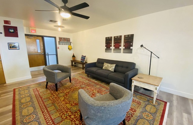 Historic Firehouse - Spacious, Private & Clean
