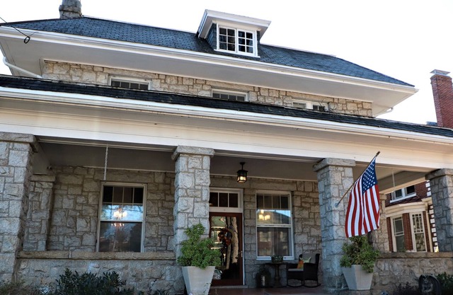 Historic Gem in Old West End, Handicap Accessible