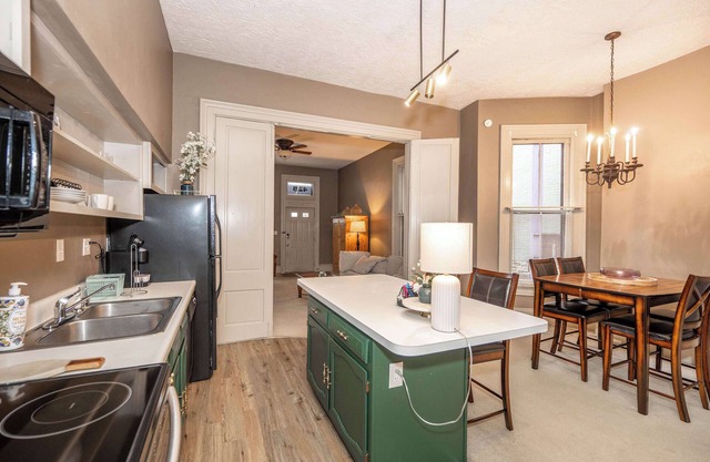 Historic Gem Russell Suite