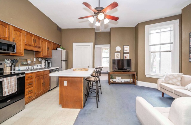 Historic Gem Russell Suite .5 – A Downtown Dream!