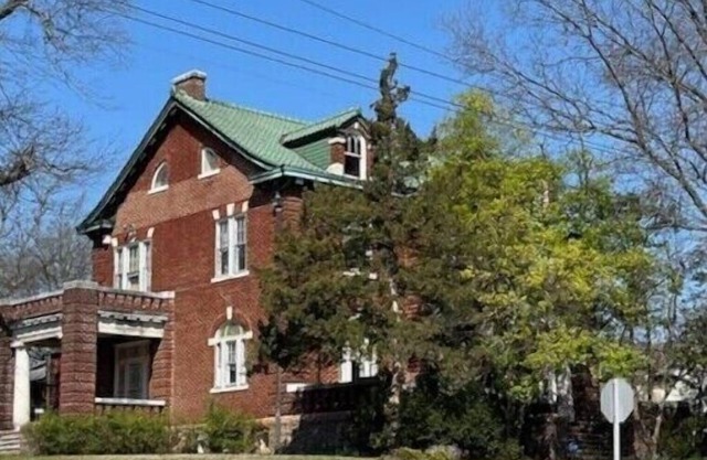 Historic home in the heart of Poplar Bluff