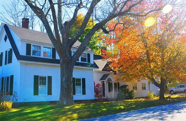 Historic home in vibrant coastal town is a contemporary beauty!