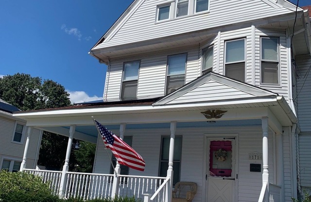 Historic Home near the Beach! And Yale!