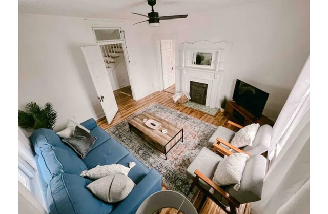 Historic Home- Walking Distance to Downtown