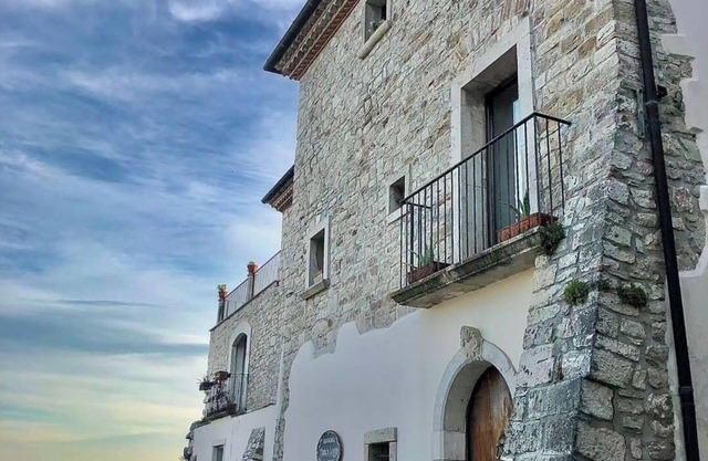 Historic 14th century mansion with garden and panoramic terrace - relaxation and charm