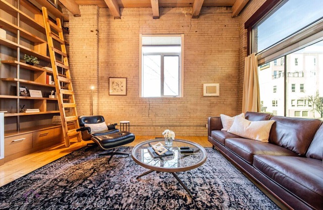 Historic J.D Loft | Near ICE District | UG Parking