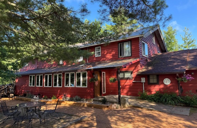 Historic Lake Lodge | Peninsula Views | Laundry Room | Gourmet Kitchen + Beach