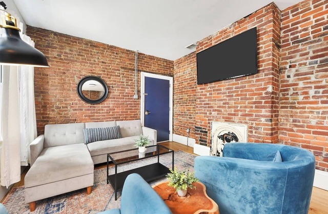 Historic Loft Near Stadiums | Modern & Cozy