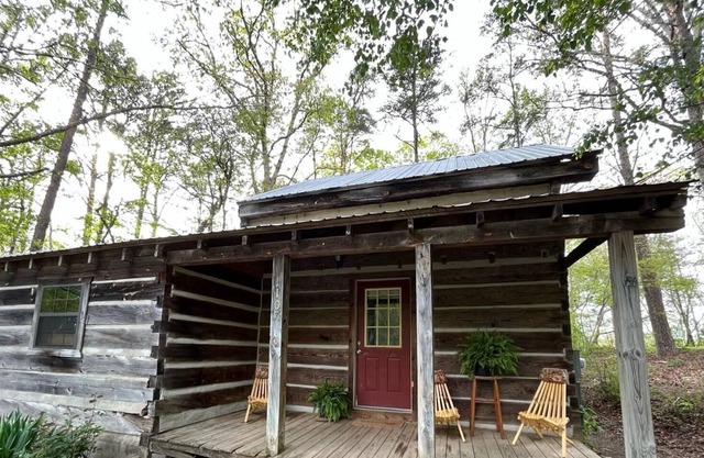 Historic Log Cabin near Fort Mountain, Carter's Lake, and Chatsworth.