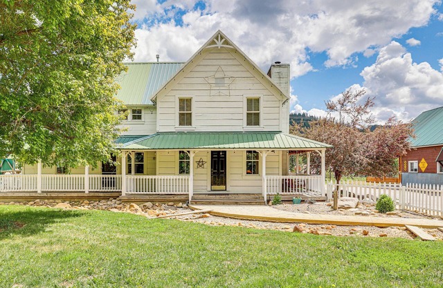 Historic 'McBride House' in Garden Valley Mtns!