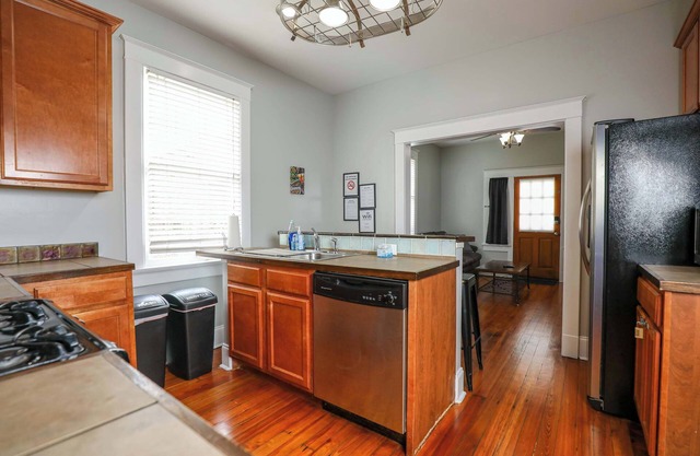 Historic Mid-City Escape, Perfect Festival Getaway