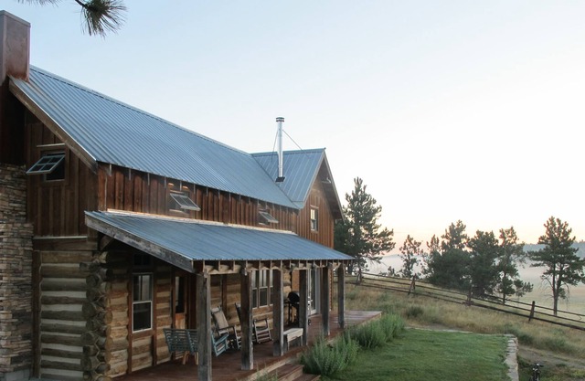 Historic - Modern - Artist Cabin on remote private ranch