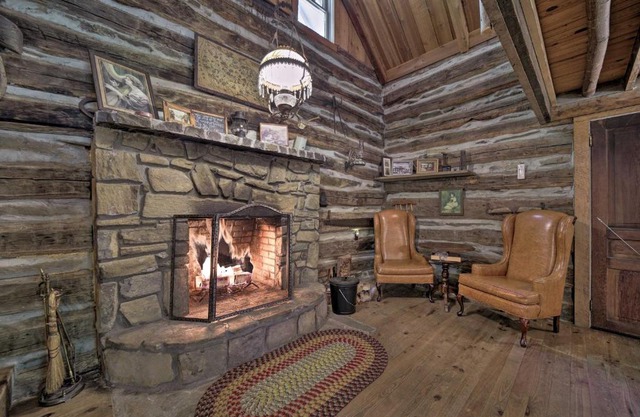 Historic Mountain Cabin Grill and Hiking Trail!