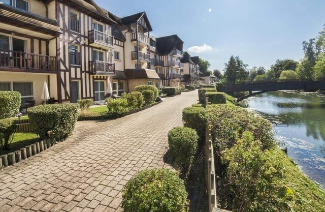 Historic Normandy Stay-Driving Distance to Paris-Family Friendly