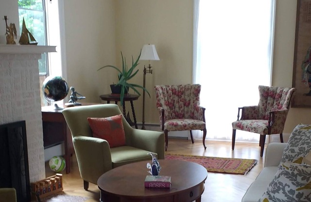 Historic Pequot Colony Home 10 min to downtown N.L. 20 min. to Mystic Stonington
