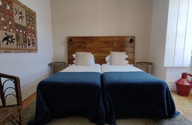 Historic renovated apt located at the main gate of the Castle of Torres Vedras!!