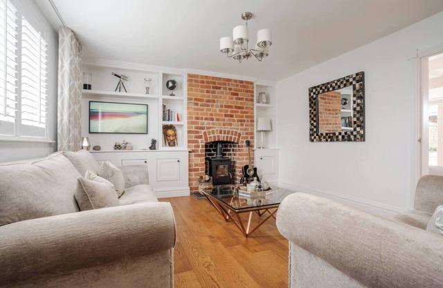 Historic Retreat with Large Garden | Free Parking