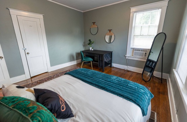Historic Revival 2BR Midtown Memphis Free Parking